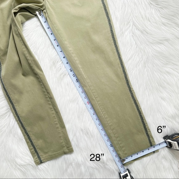 Anthropologie Moss Green Embroidered Side Stripe Straight Leg Ankle Chino Pants - Picture 12 of 12